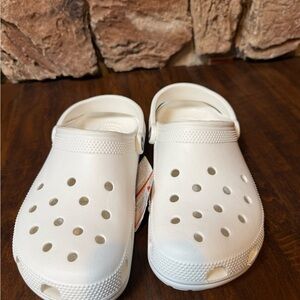 NWT- White Crocs- Men’s size 7, Women’s size 9